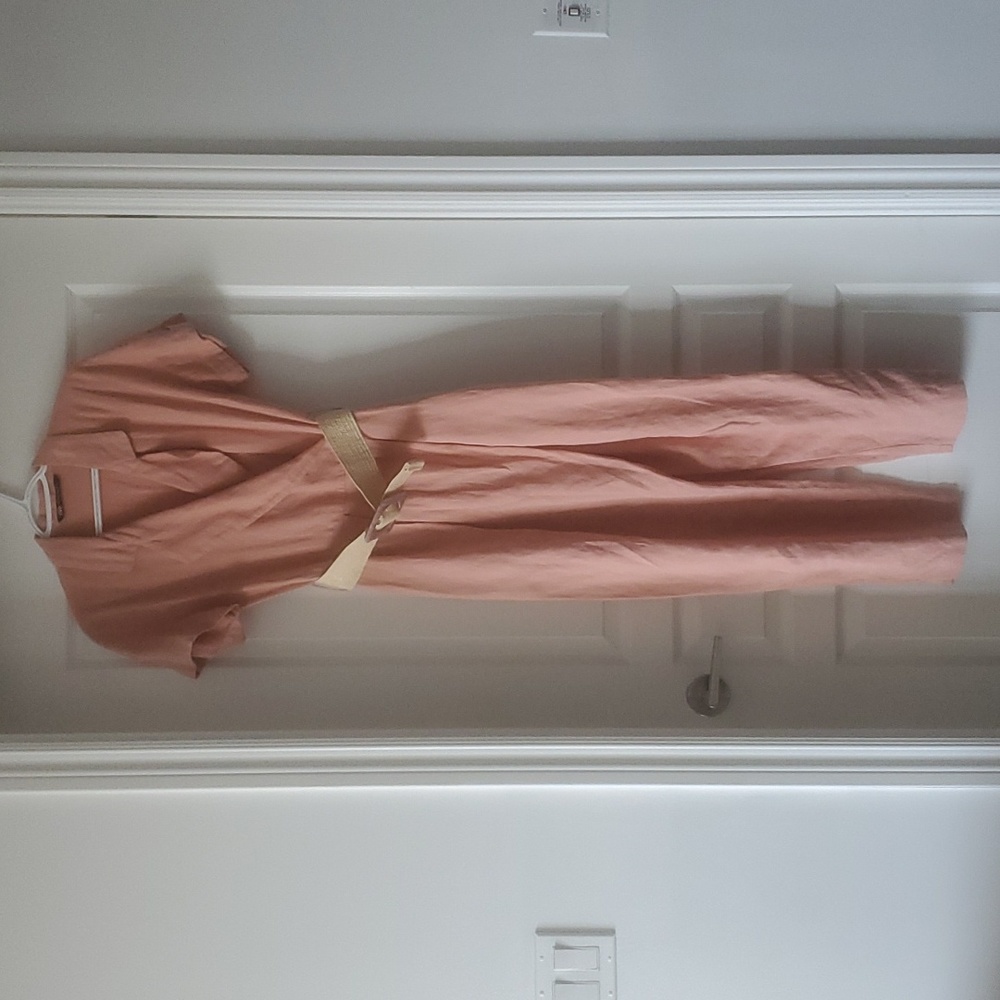 NWOT Zara Belted linen blend jumpsuit. Belt is stretchy. No flaws. Size XS.